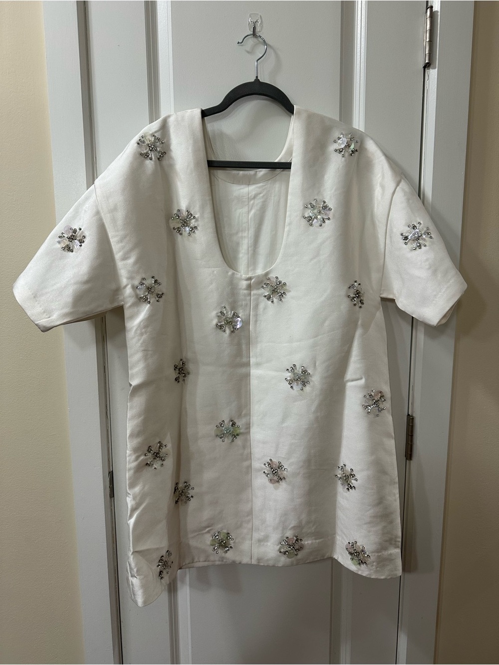 Woman's dress - Picture 3 of 7